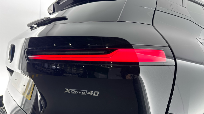 BMW iX 240kW xDrive40 M Sport 76.6kWh 5dr Auto Electric Estate